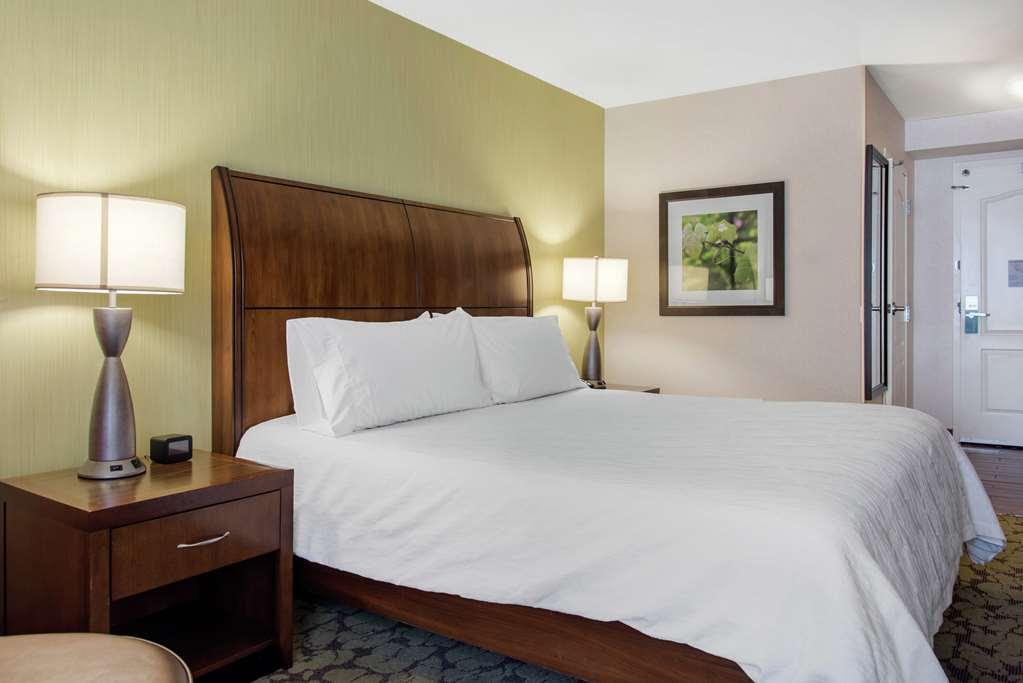 Hilton Garden Airport Hotel 3*