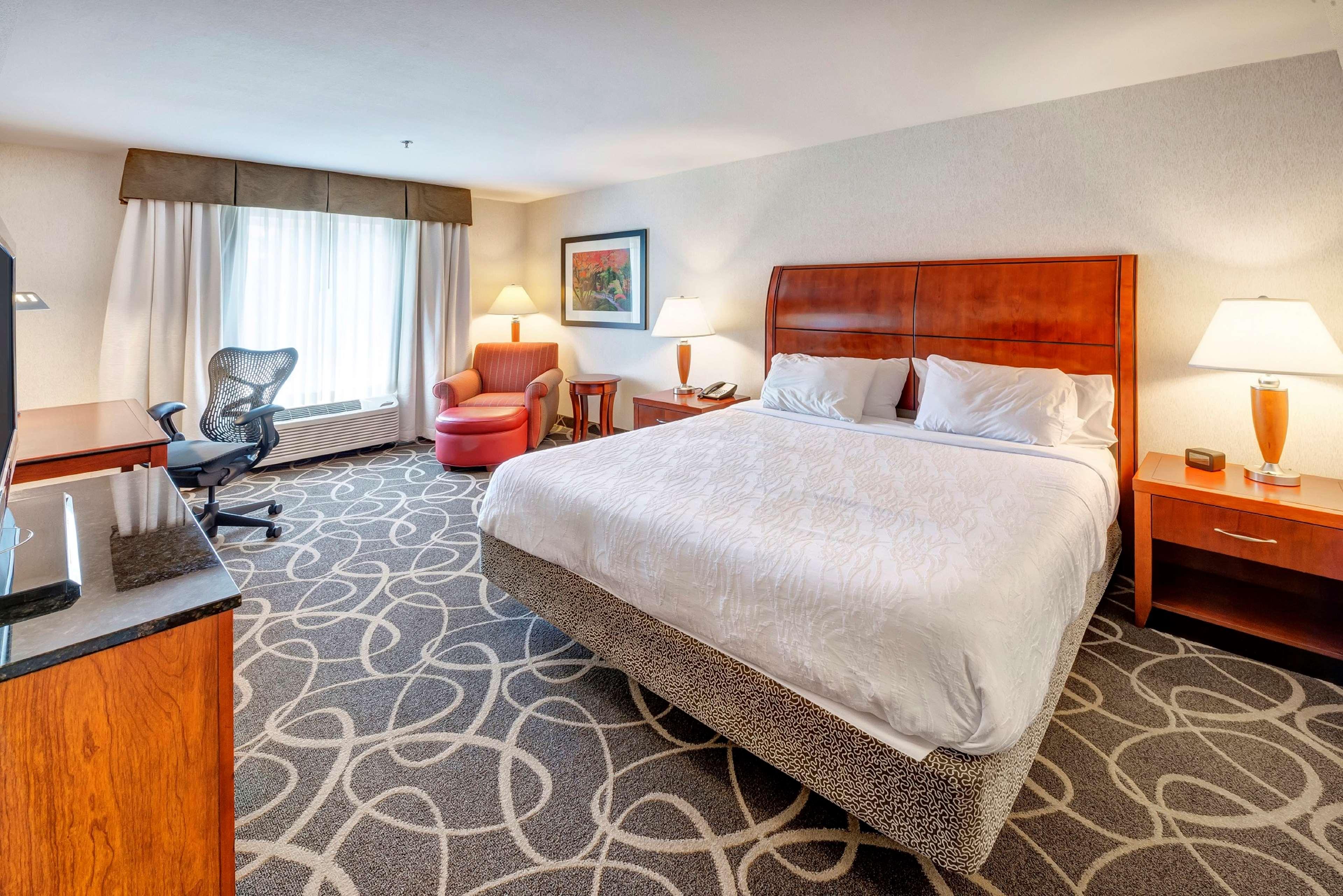 Hilton Garden Airport Hotel 3*