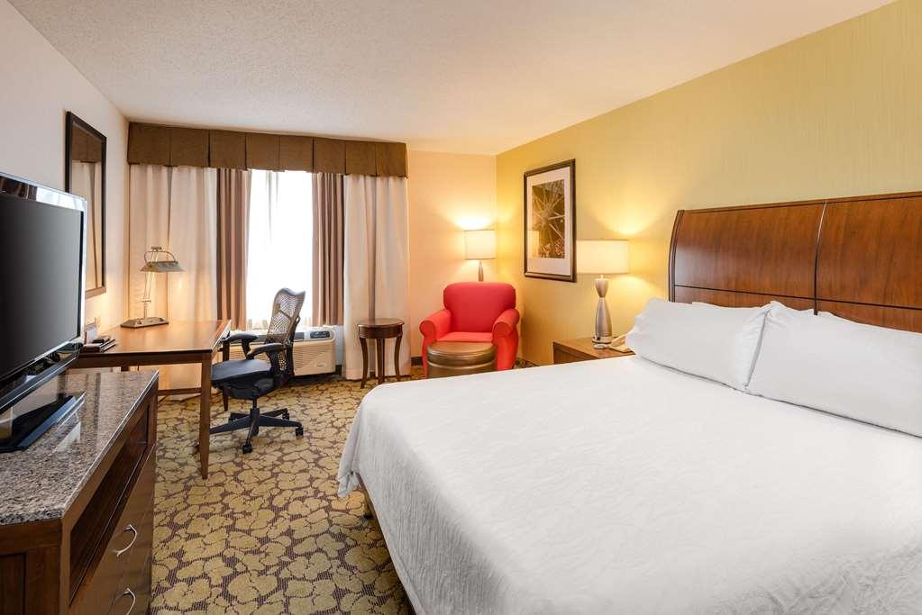 Hilton Garden Airport 3*