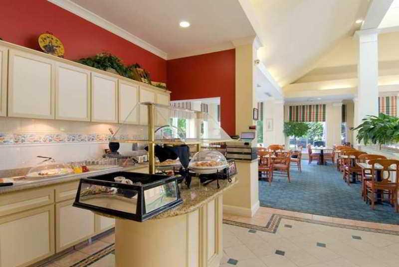 Hilton Garden Airport Hotel 3*